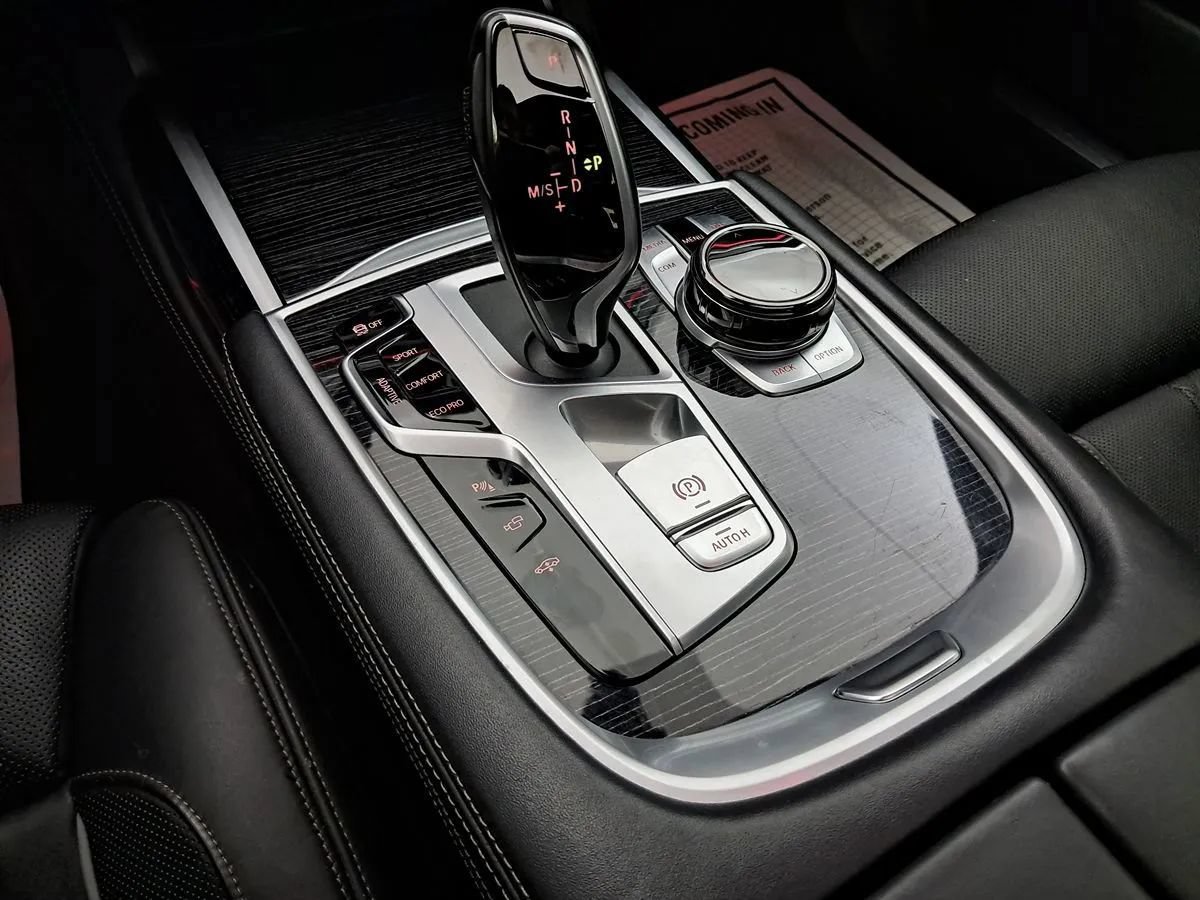 Used 2019 BMW 750i xDrive w/ Executive Package AWD/4WD image 27
