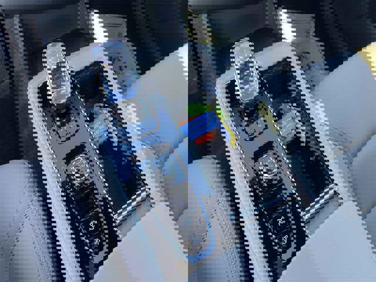 Used 2025 Volvo XC90 T8 Core image 16