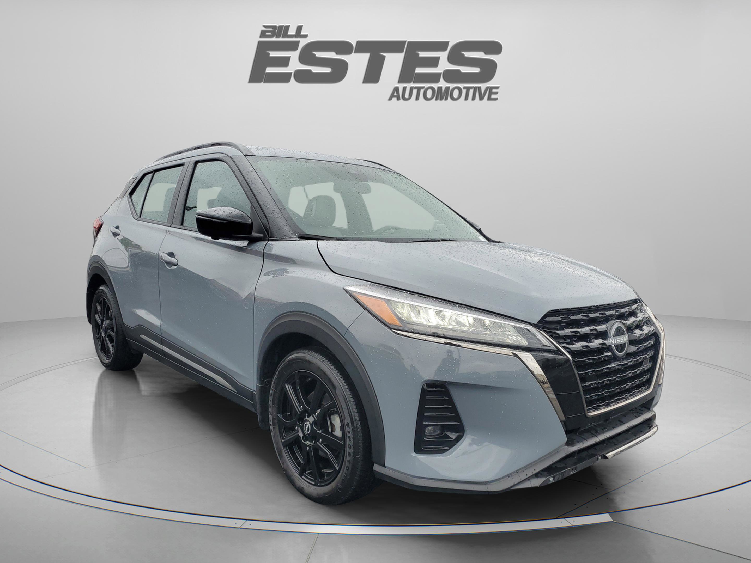 Used 2023 Nissan Kicks SR w/ SR Premium Package FWD image 5