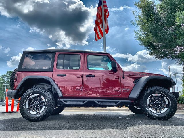Used 2022 Jeep Wrangler Unlimited Rubicon w/ Cold Weather Group AWD/4WD image 9