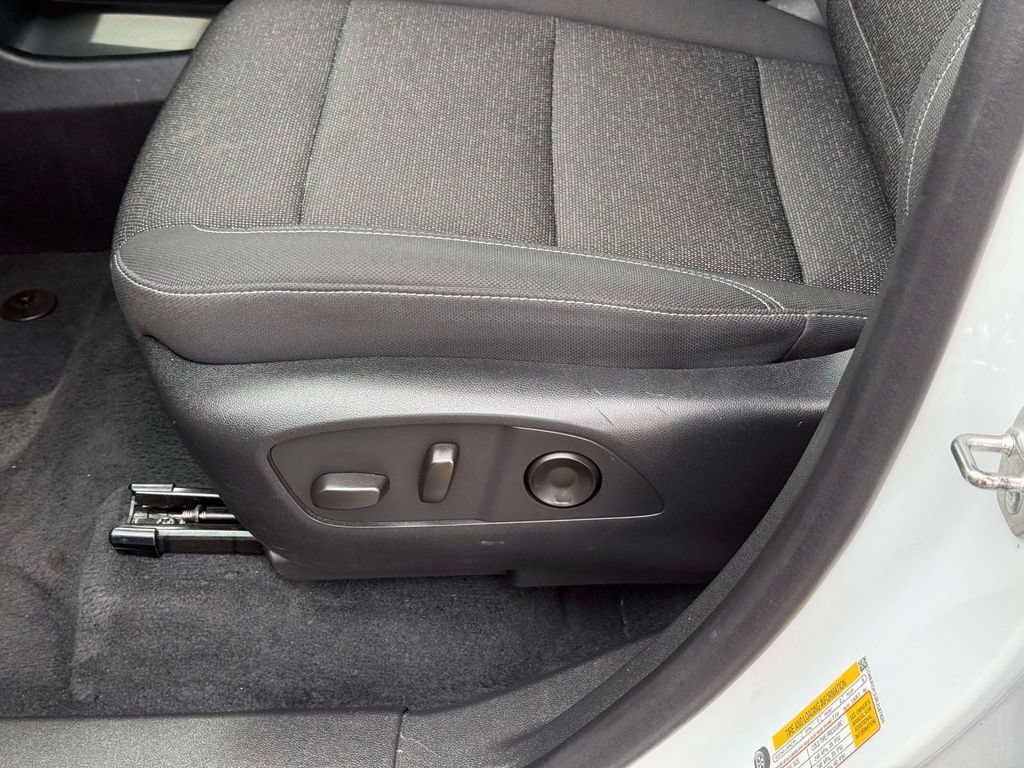 Used 2024 Chevrolet Traverse LT FWD image 18