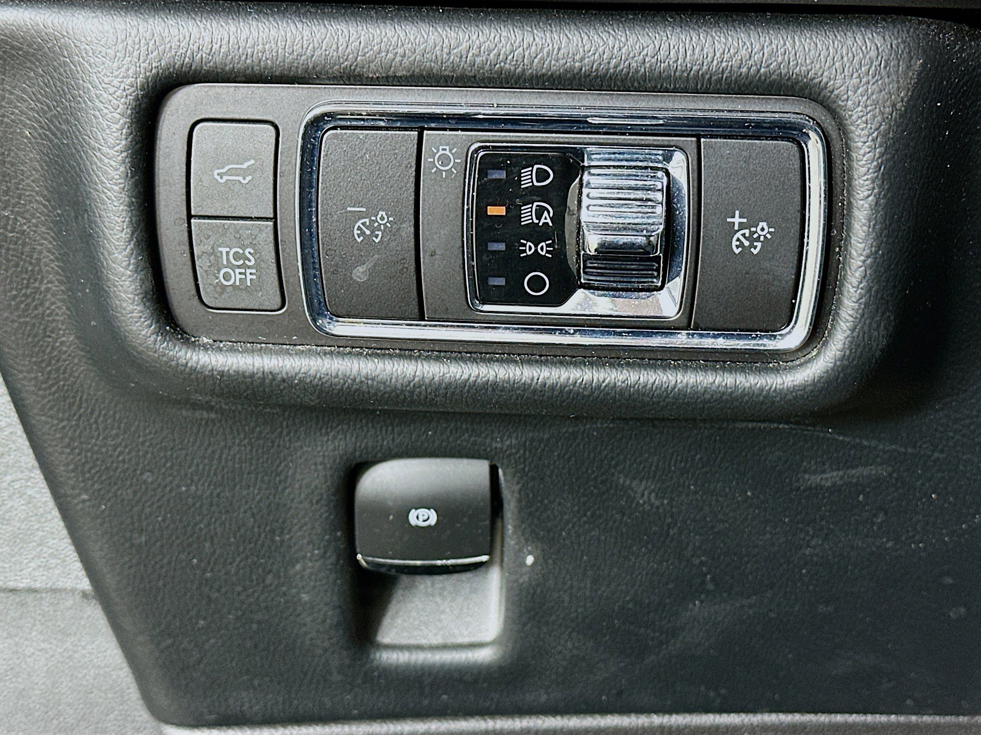 Used 2023 Lincoln Nautilus FWD w/ Premium Package image 17