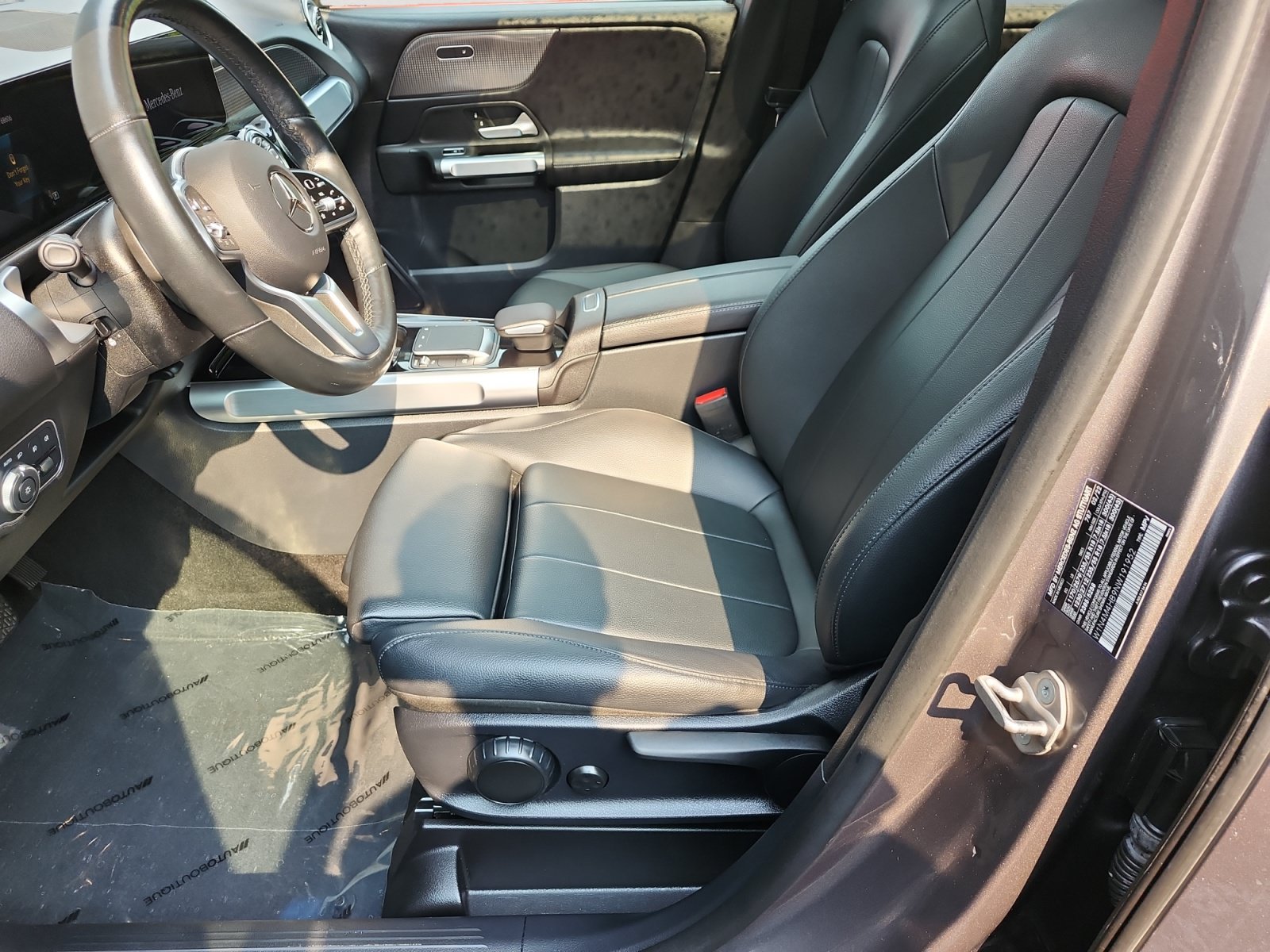 Used 2022 Mercedes-Benz GLB 250 4MATIC image 9