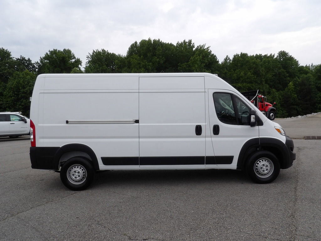 Used 2024 RAM ProMaster 2500 w/ Convenience Group FWD image 9