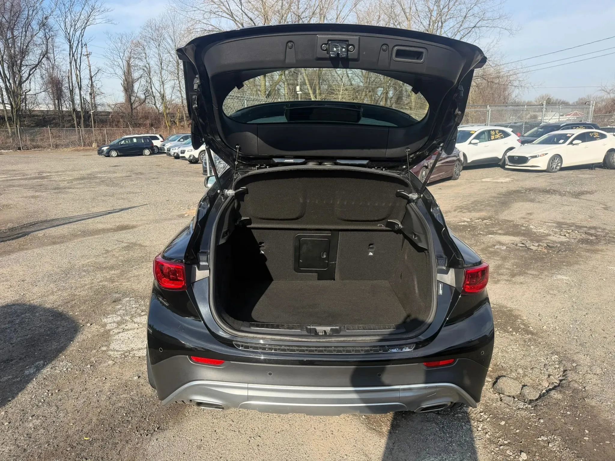 Used 2018 INFINITI QX30 AWD w/ Dark Wood Package image 12