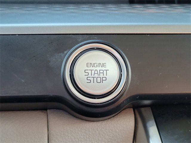 Certified 2024 Kia Carnival LX image 30