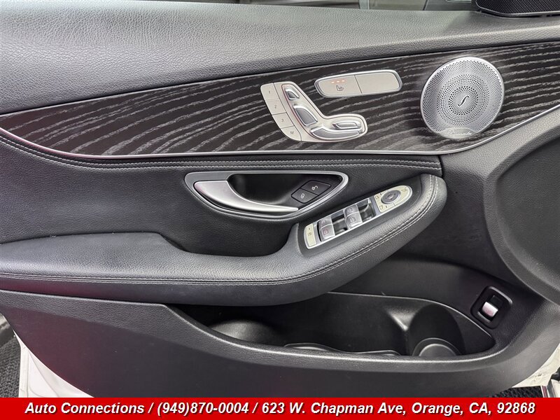 Used 2015 Mercedes-Benz C 300 Sedan image 23