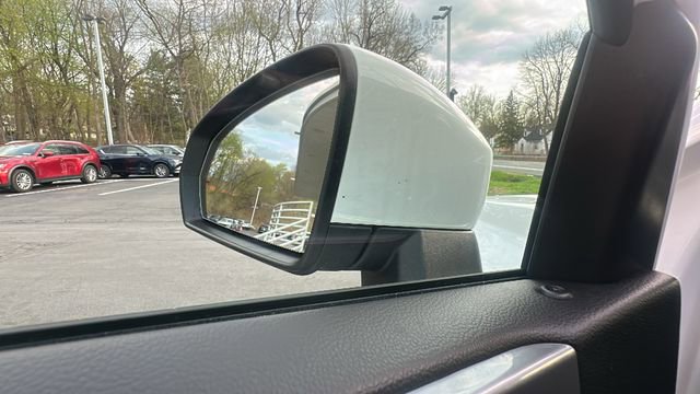 Used 2025 Volkswagen Taos SEL image 28