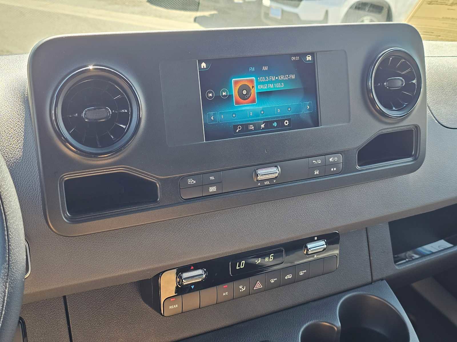 Used 2024 Mercedes-Benz Sprinter 3500 image 27