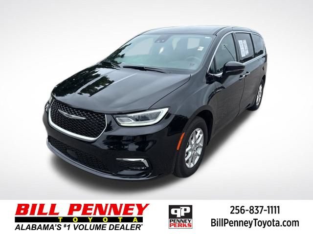 Used 2025 Chrysler Pacifica Select FWD image 1