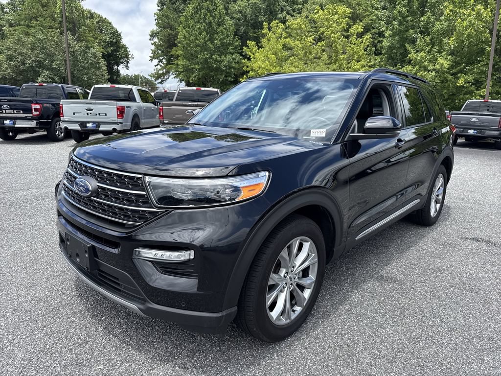 Used 2024 Ford Explorer XLT w/ Equipment Group 202A AWD/4WD image 3