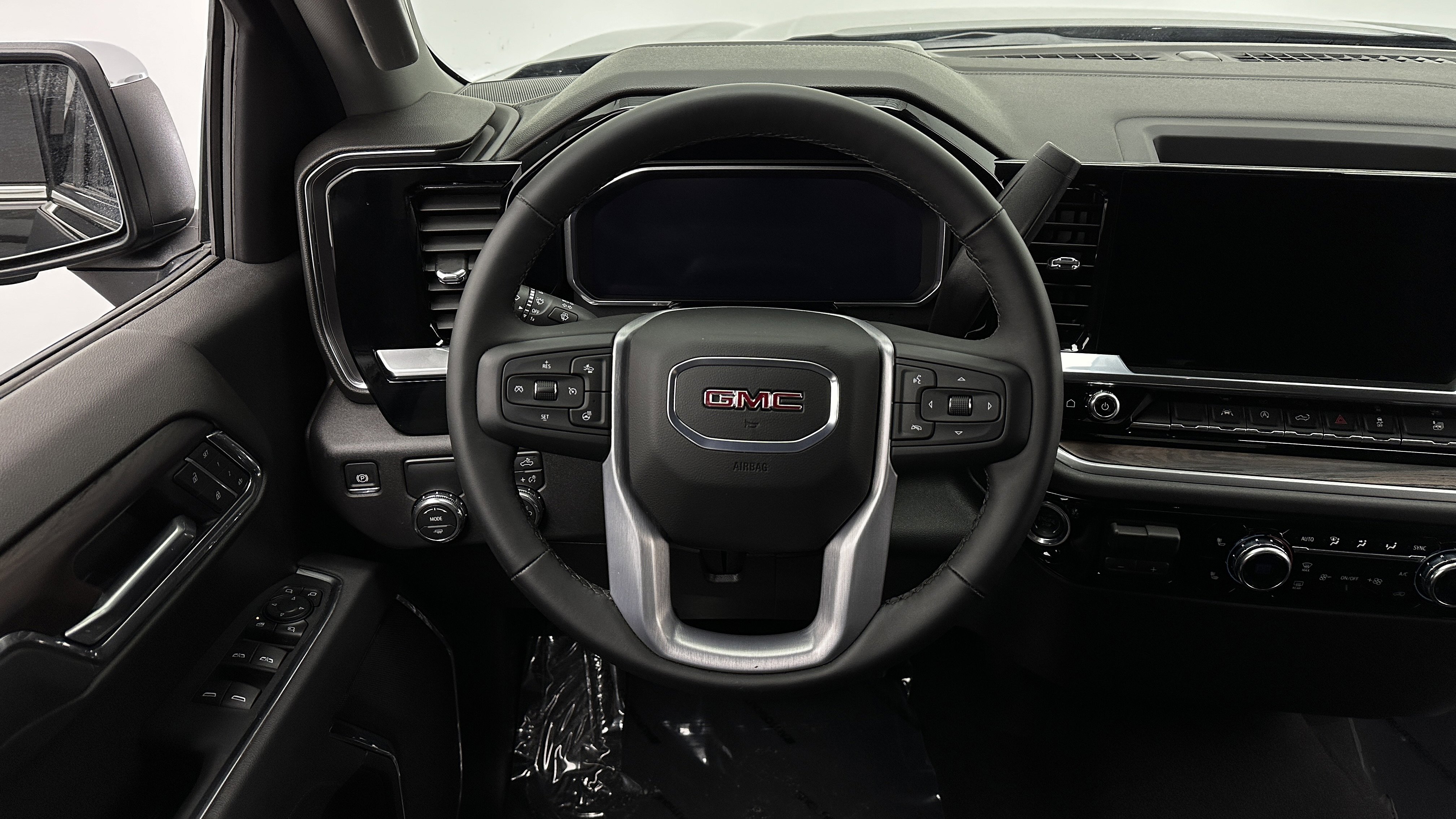 Used 2026 GMC Sierra 1500 SLT image 27