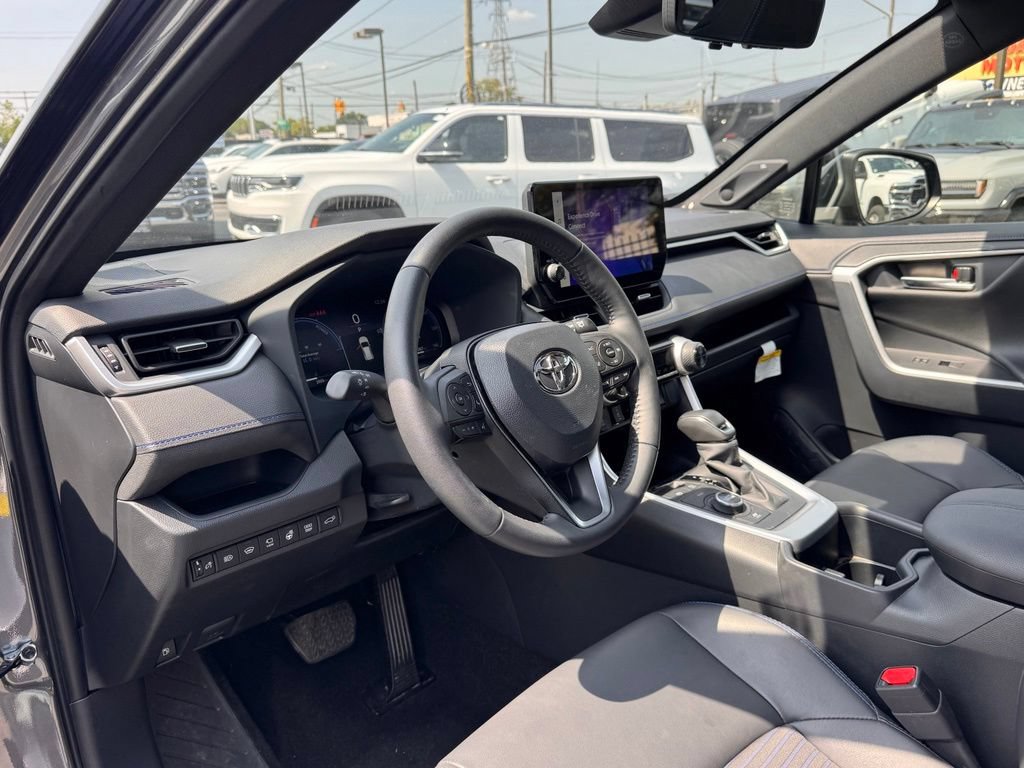 Used 2025 Toyota RAV4 XSE w/ Advanced Technology Package AWD/4WD image 13
