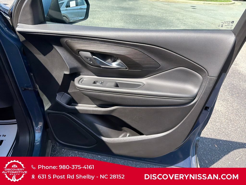Used 2024 GMC Terrain SLT AWD/4WD image 38