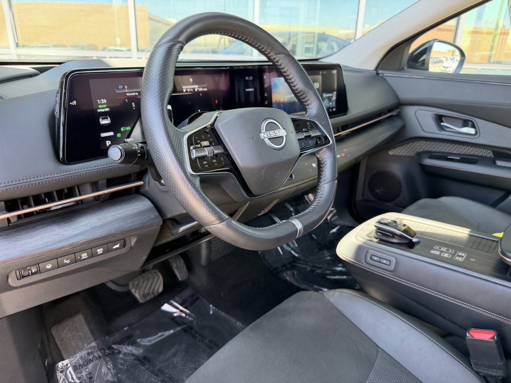 Used 2023 Nissan Ariya FWD image 32