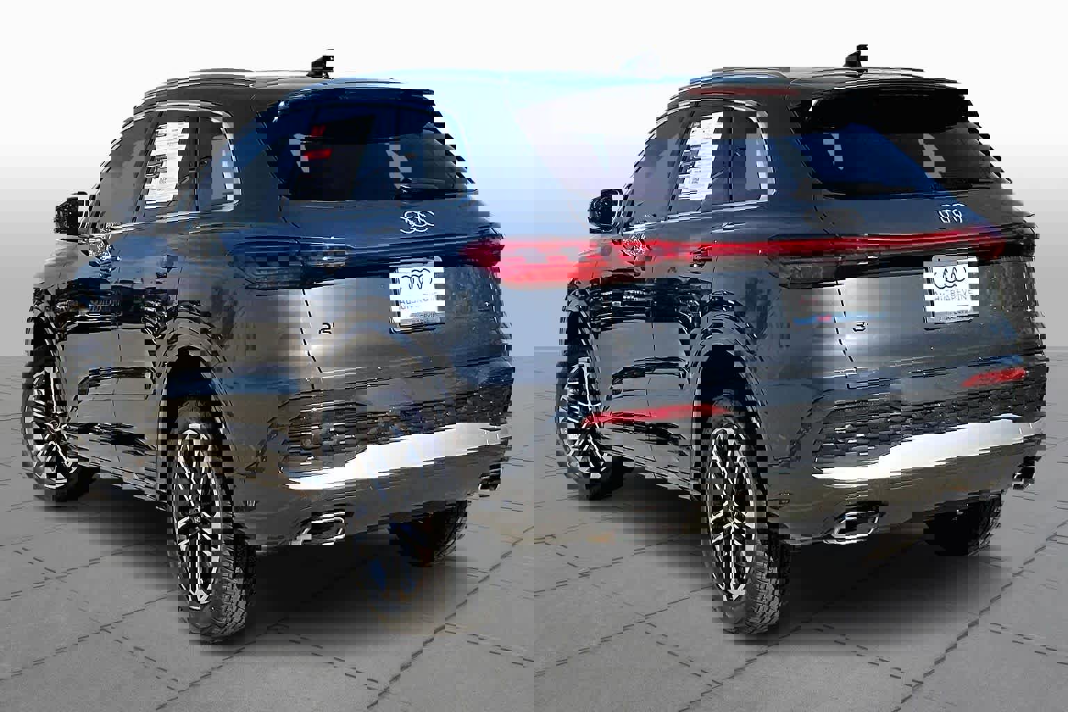 Certified 2025 Audi Q5 Premium w/ Convenience Package image 11