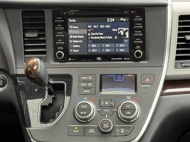 Used 2019 Toyota Sienna Limited Premium image 25