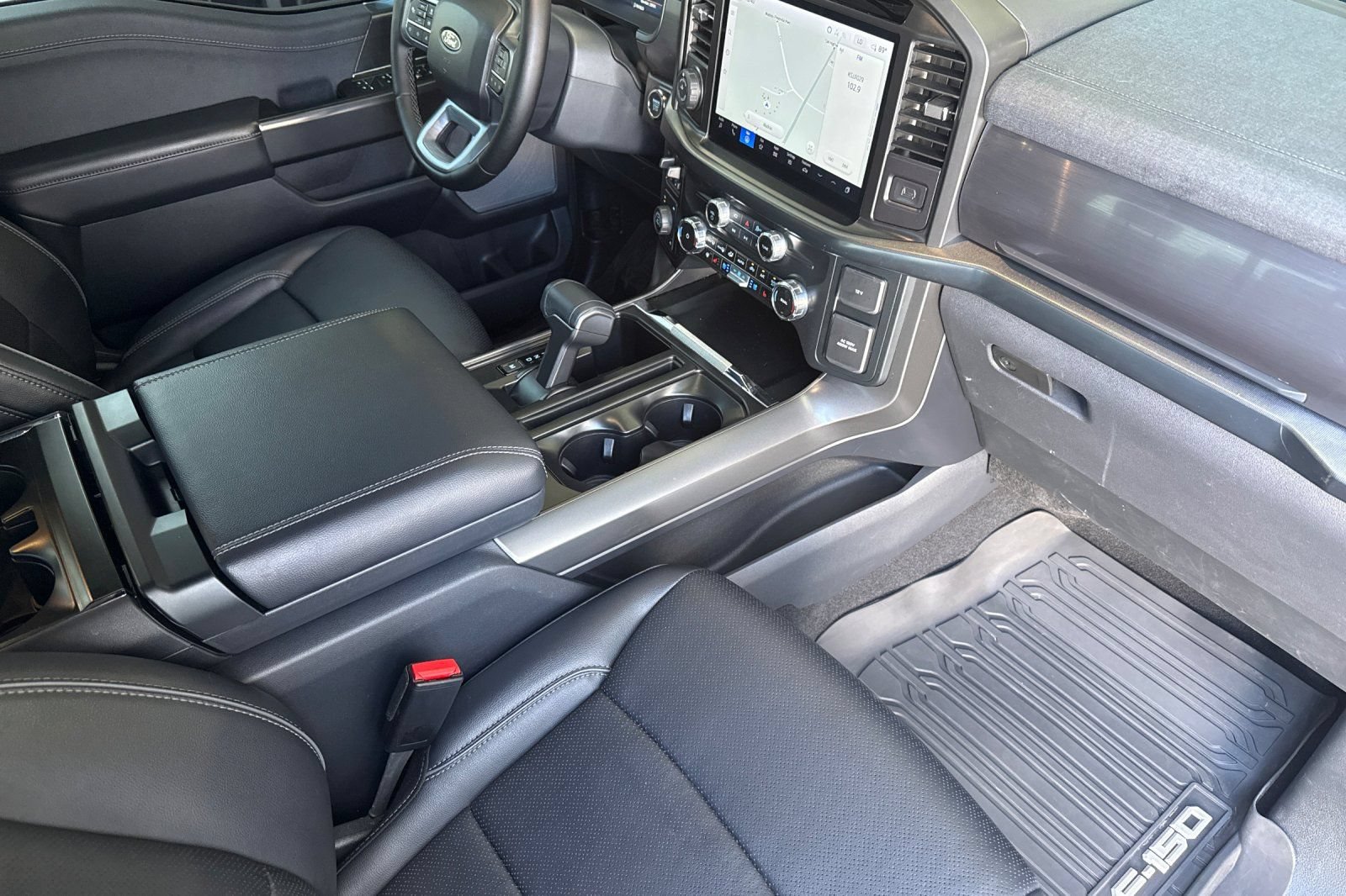 Used 2025 Ford F150 Lariat w/ Equipment Group 501A Mid AWD/4WD image 17