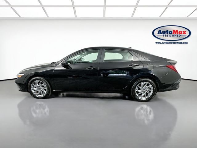 Used 2026 Hyundai Elantra Hybrid FWD image 8