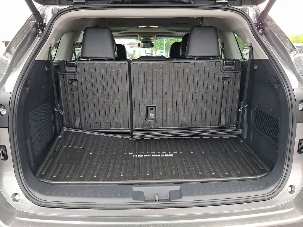 New 2026 Toyota Highlander Limited AWD/4WD image 19