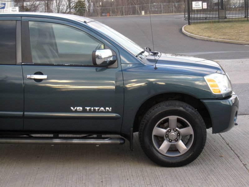 Used 2005 Nissan Titan SE AWD/4WD image 11