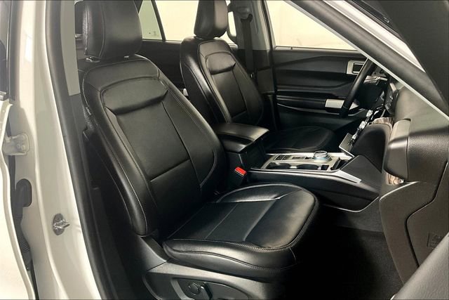 Used 2023 Ford Explorer Limited image 7