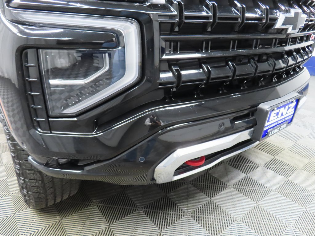 Used 2025 Chevrolet Suburban Z71 image 53