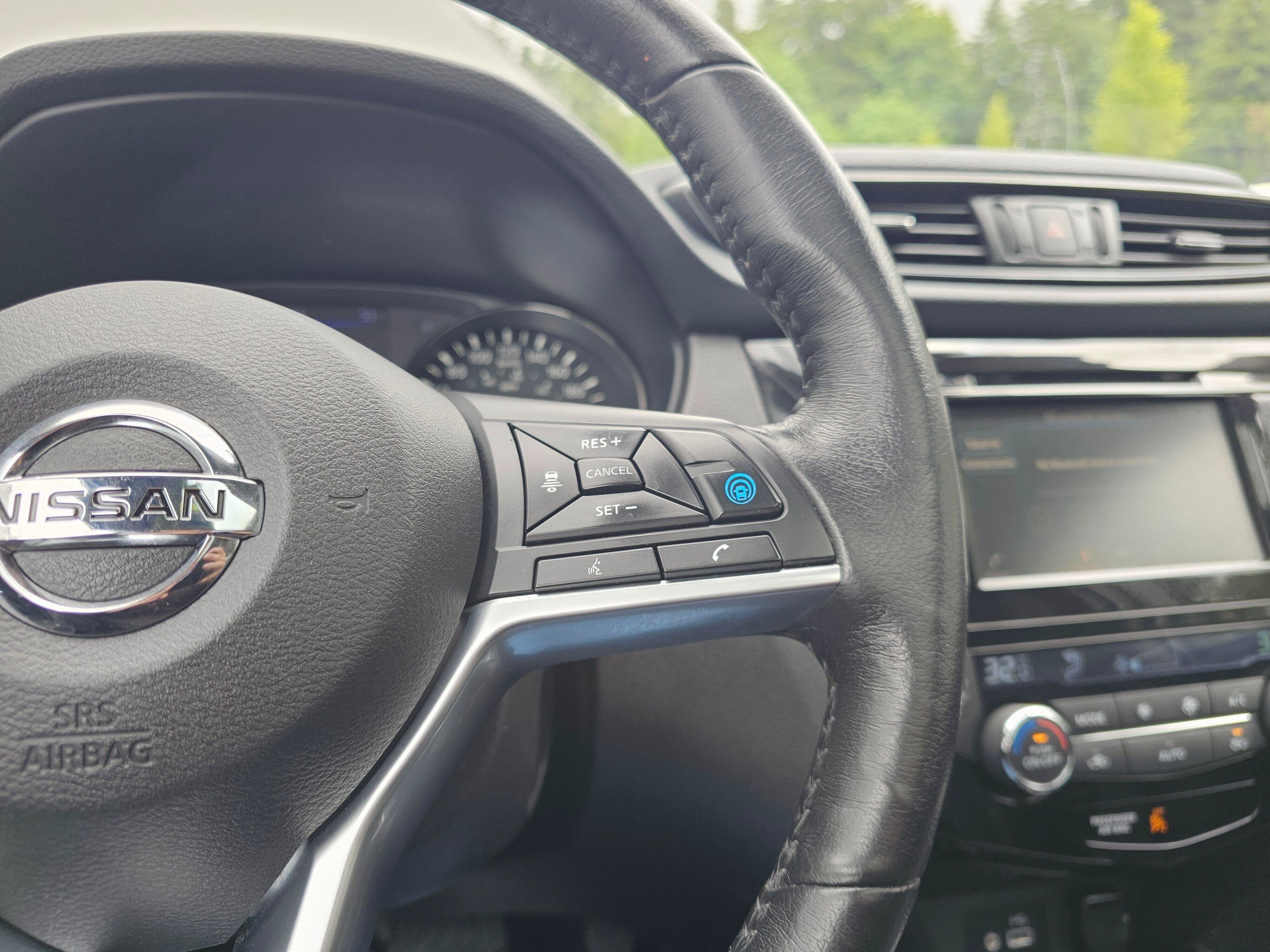 Used 2018 Nissan Rogue SL AWD/4WD image 34