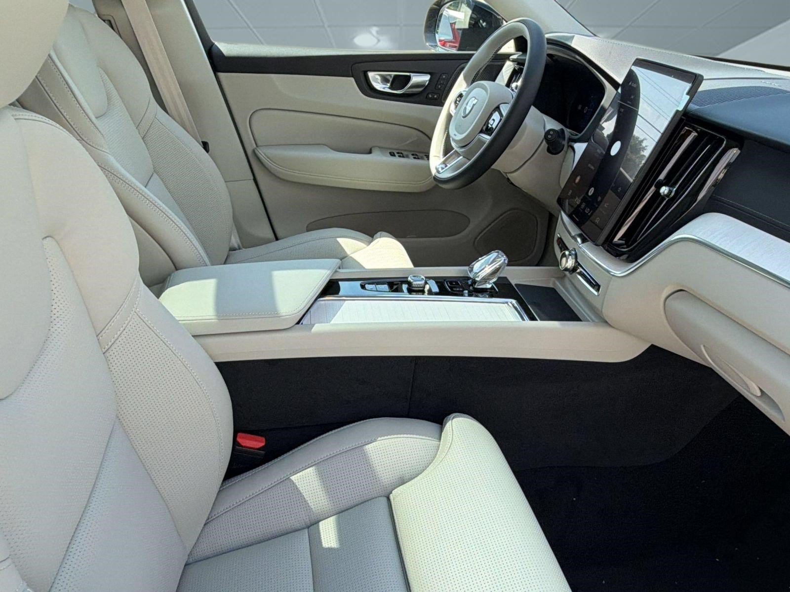 New 2026 Volvo XC60 T8 Ultra w/ Protection Package Premier AWD/4WD image 30