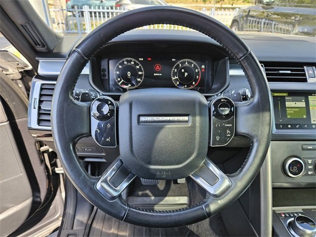 Used 2020 Land Rover Discovery Landmark image 22