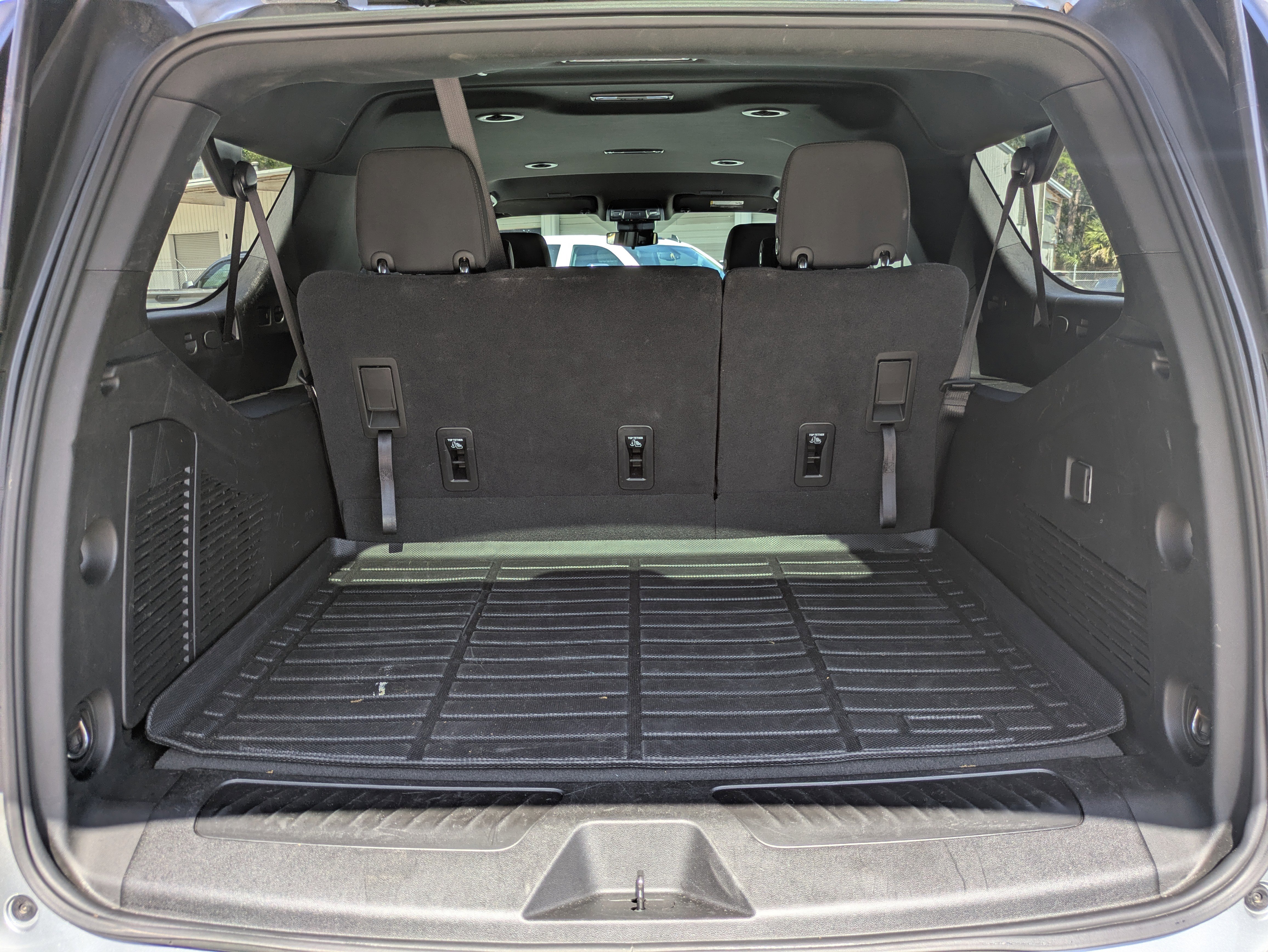 Used 2025 Chevrolet Suburban LS image 7