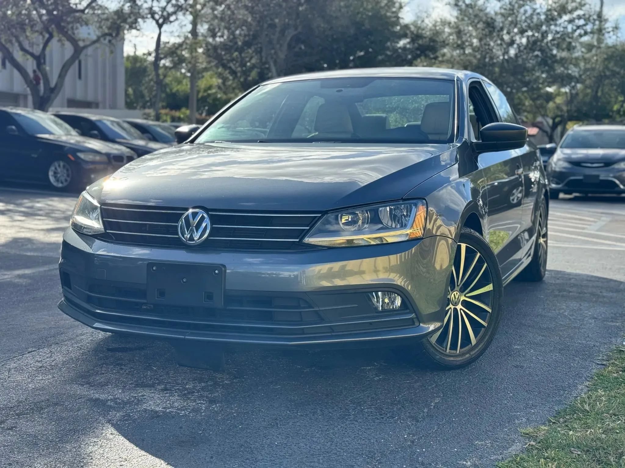 Used 2017 Volkswagen Jetta Sport FWD image 2