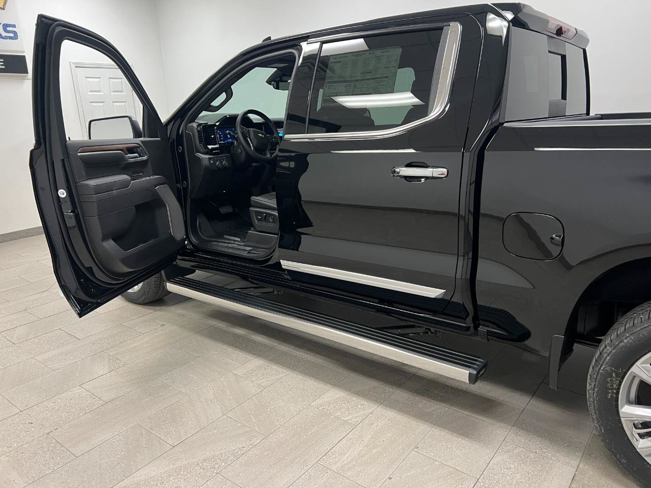 New 2026 Chevrolet Silverado 1500 High Country AWD/4WD image 27