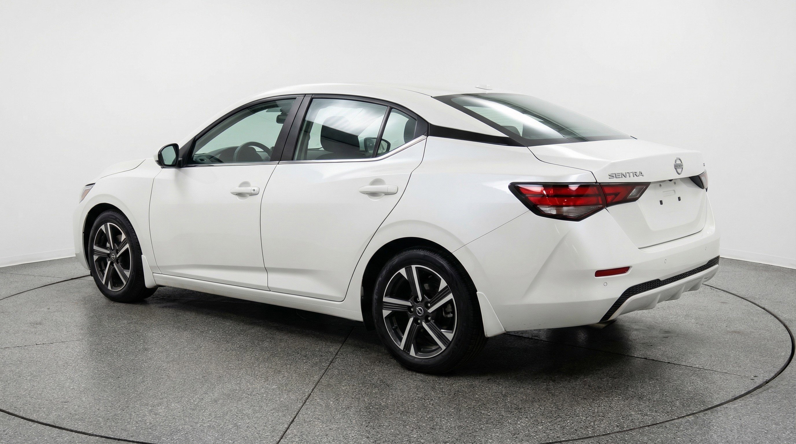 Used 2025 Nissan Sentra SV FWD image 6
