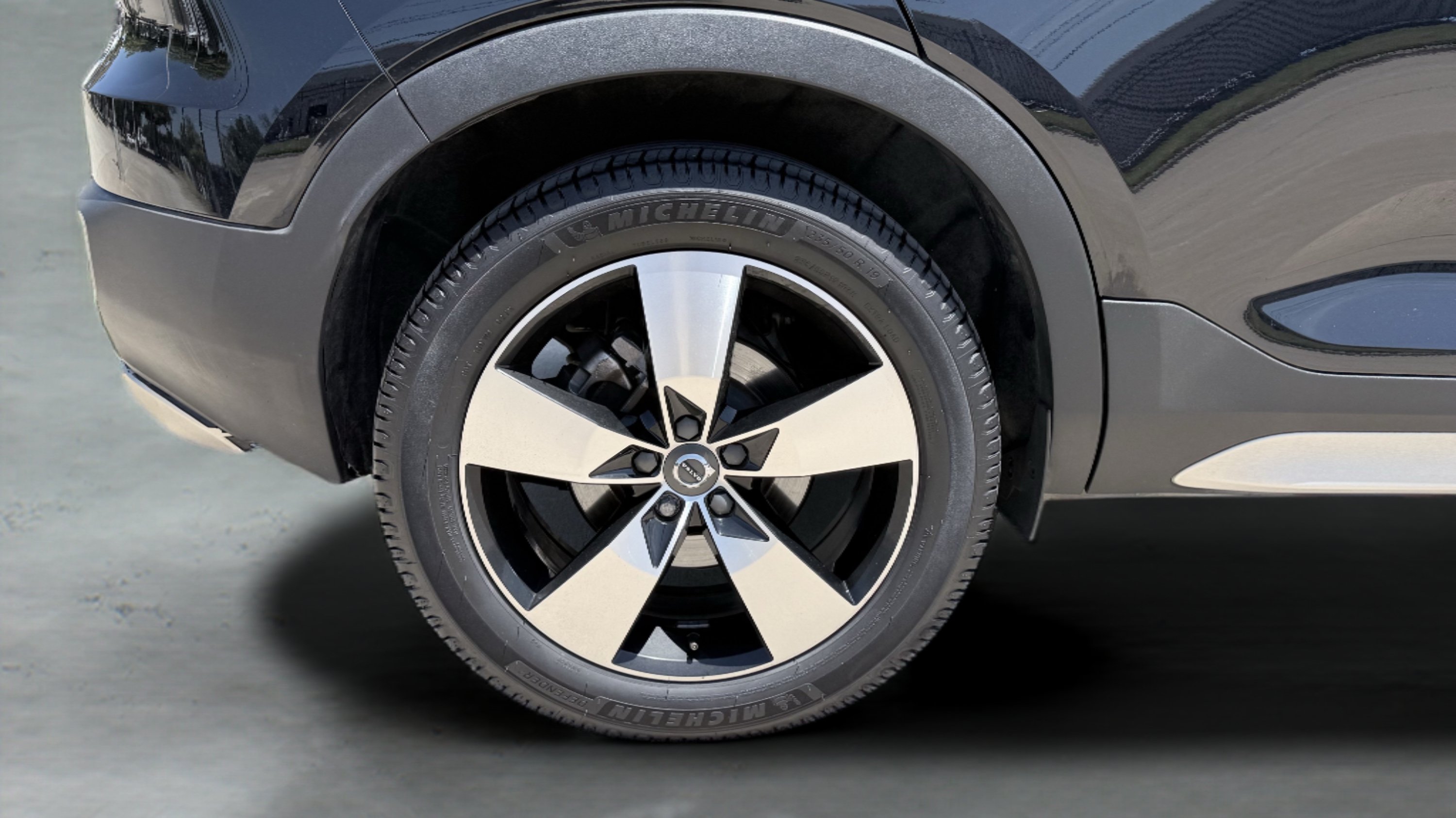 Used 2021 Volvo XC40 T5 Inscription w/ Climate Package AWD/4WD image 9