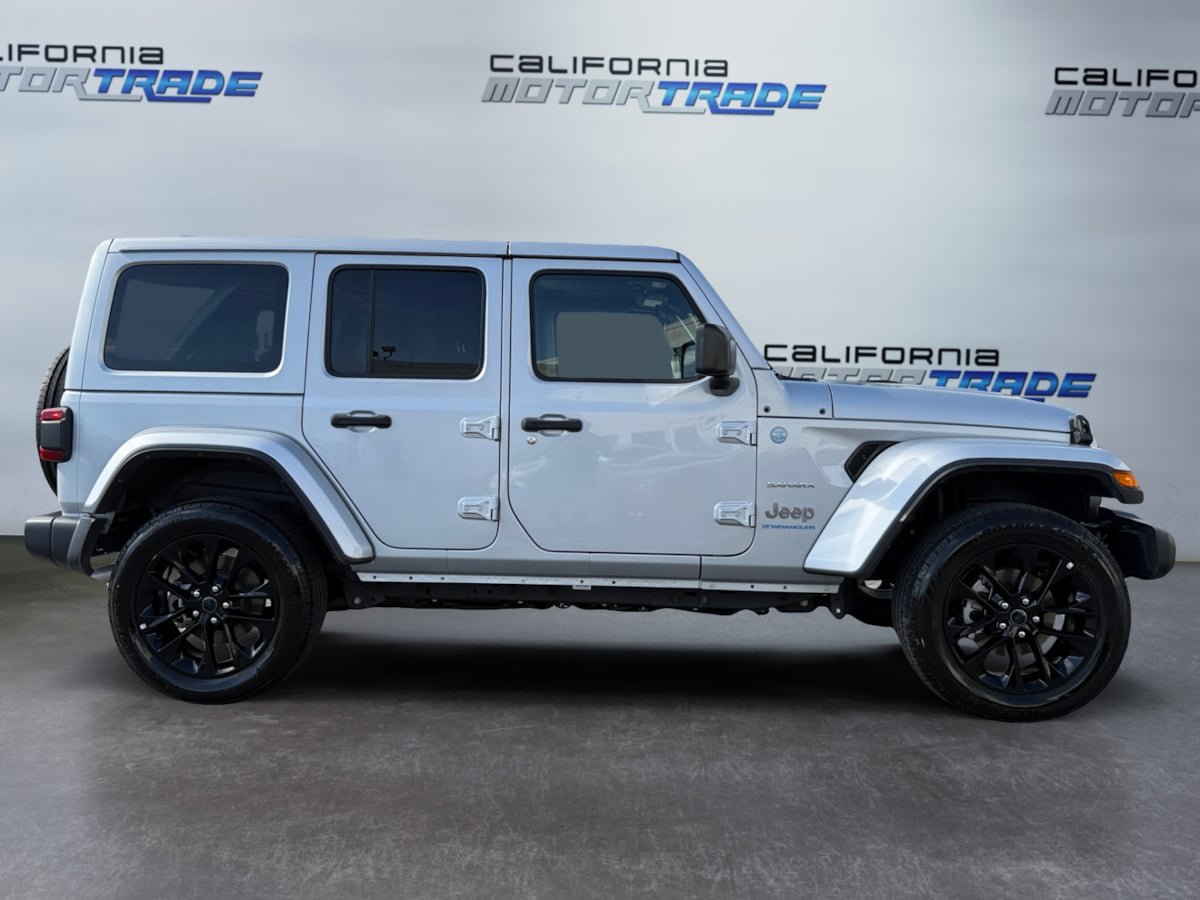 Used 2024 Jeep Wrangler Unlimited Sahara AWD/4WD image 4