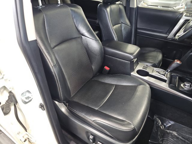 Used 2020 Toyota 4Runner Limited AWD/4WD image 38