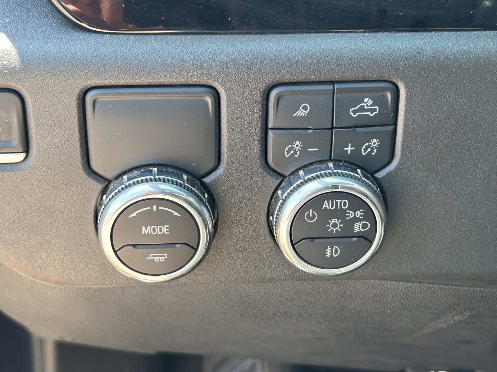 Used 2025 GMC Sierra 1500 SLT RWD image 19