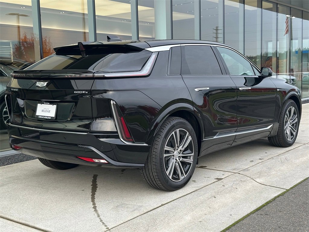 New 2026 Cadillac Lyriq Luxury image 5