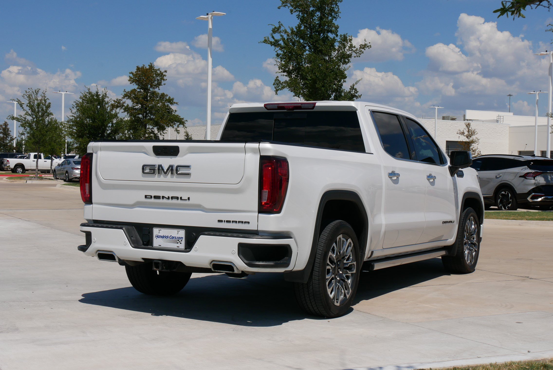 Used 2023 GMC Sierra 1500 Denali Ultimate AWD/4WD image 9