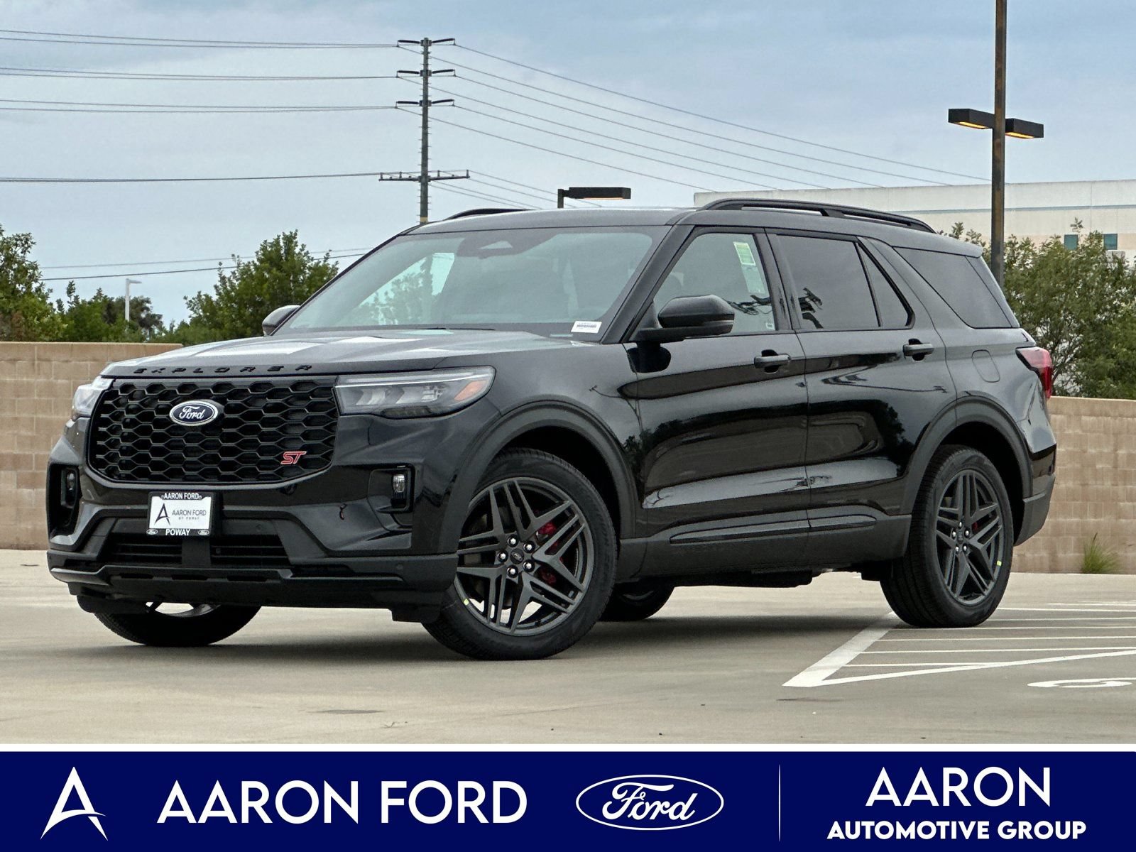 New 2025 Ford Explorer ST-Line w/ Premium Package