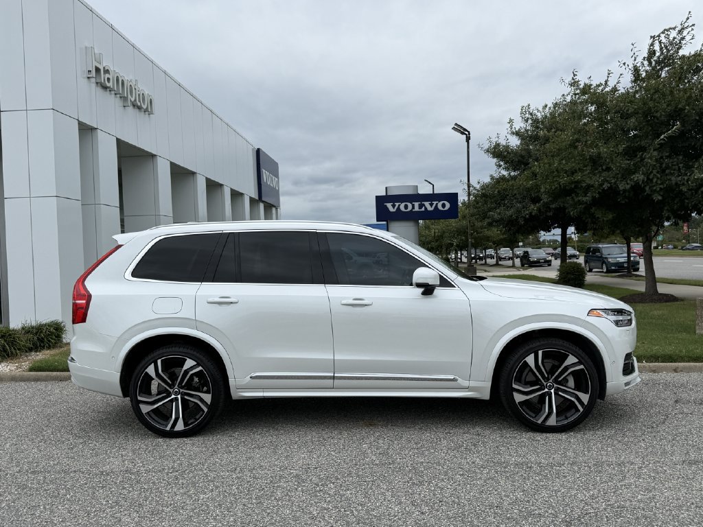 Certified 2025 Volvo XC90 B5 Ultra w/ Lounge Package AWD/4WD image 2