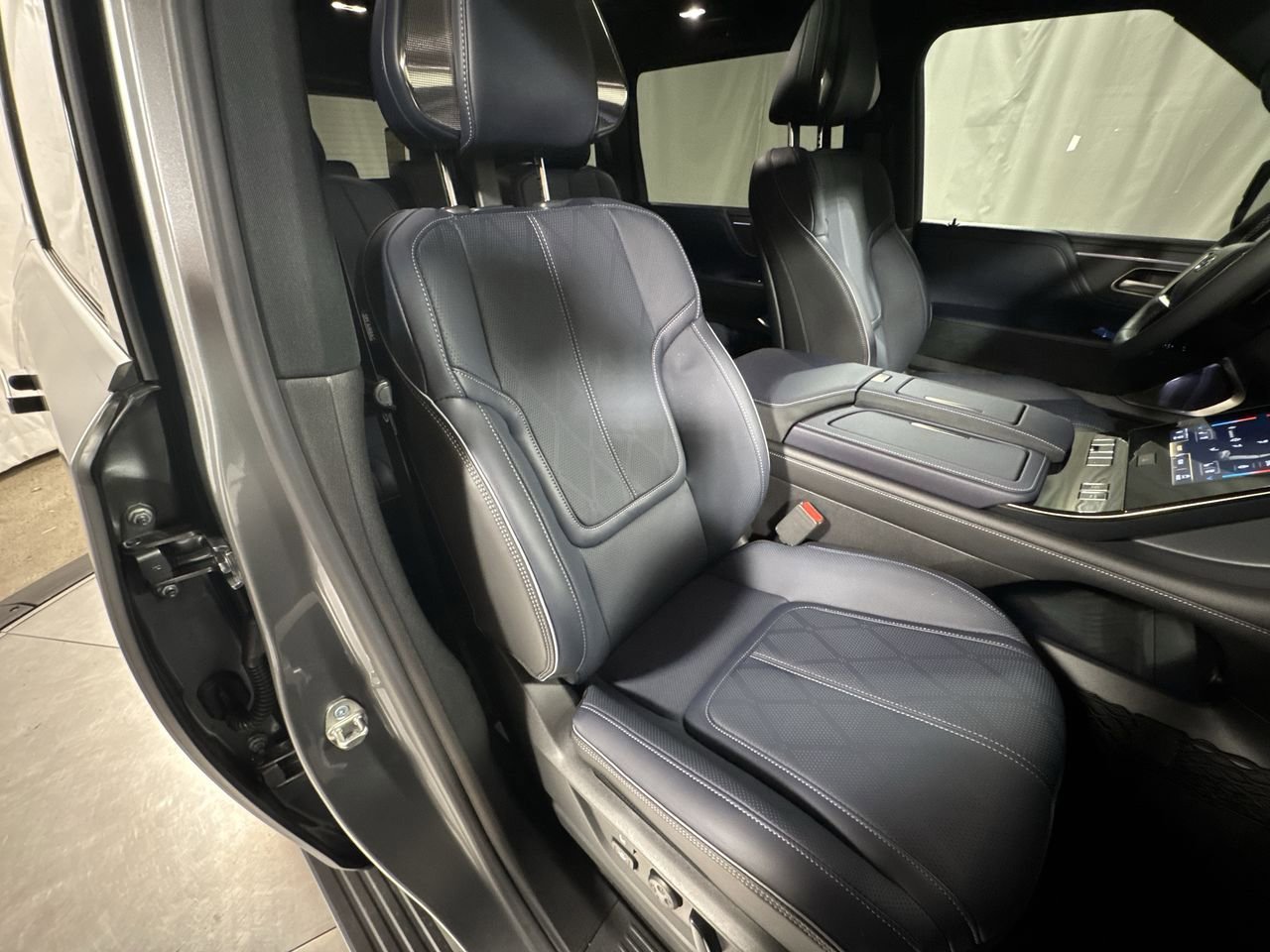 New 2026 INFINITI QX80 Sport image 35