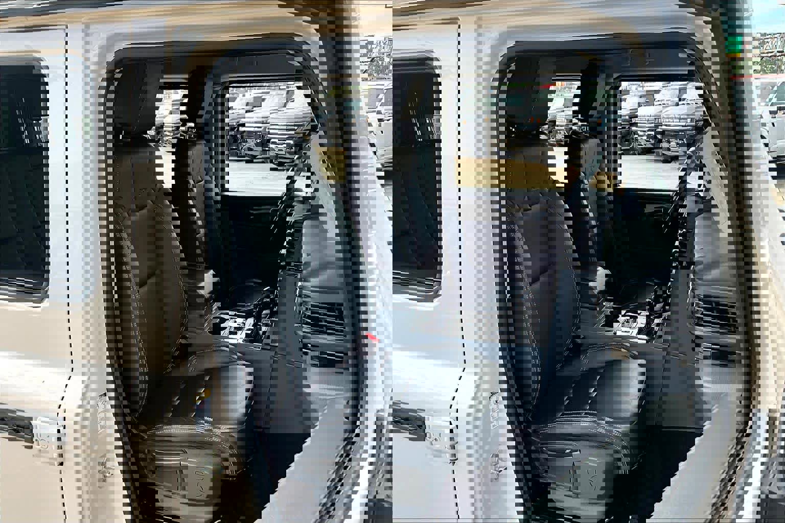 Used 2024 INEOS Grenadier Fieldmaster Edition image 9