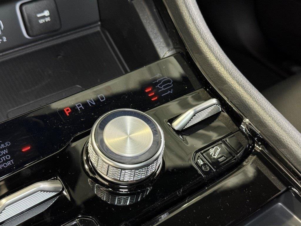 New 2025 Jeep Grand Cherokee Overland w/ Adv Protech Group III image 29