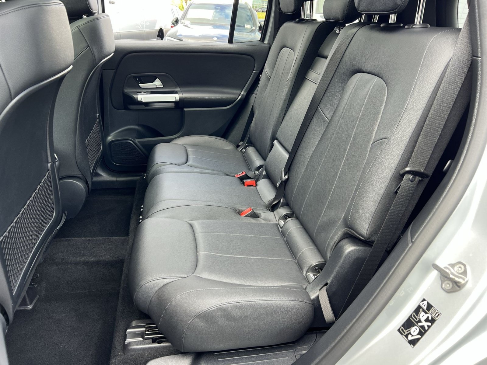 Used 2022 Mercedes-Benz GLB 250 4MATIC image 30