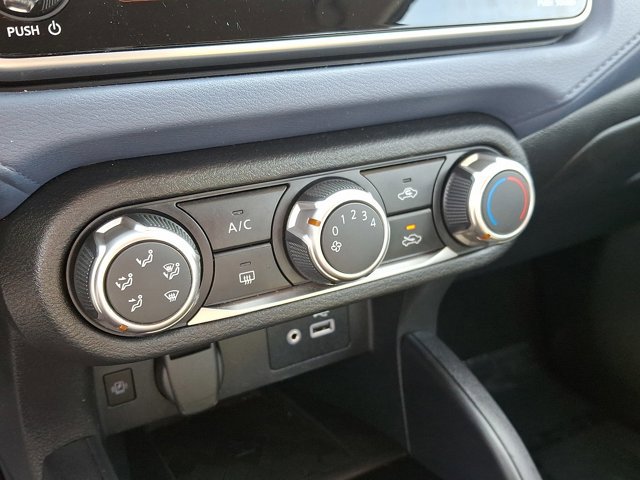 Used 2023 Nissan Versa SV image 15