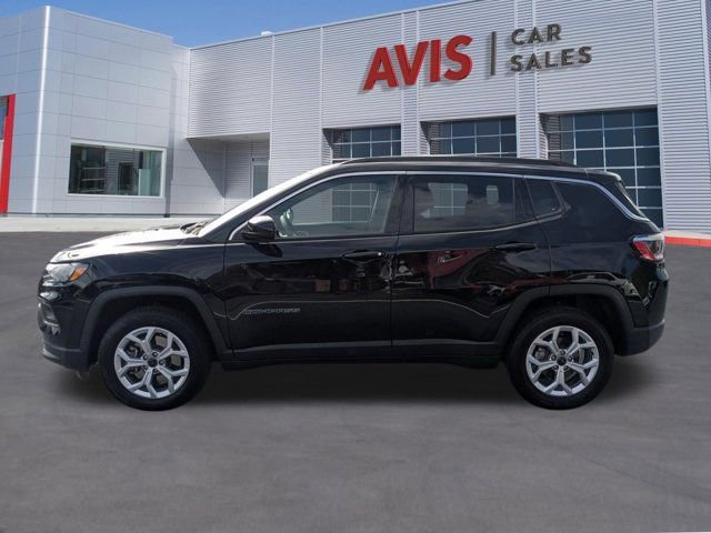 Used 2025 Jeep Compass Latitude image 10