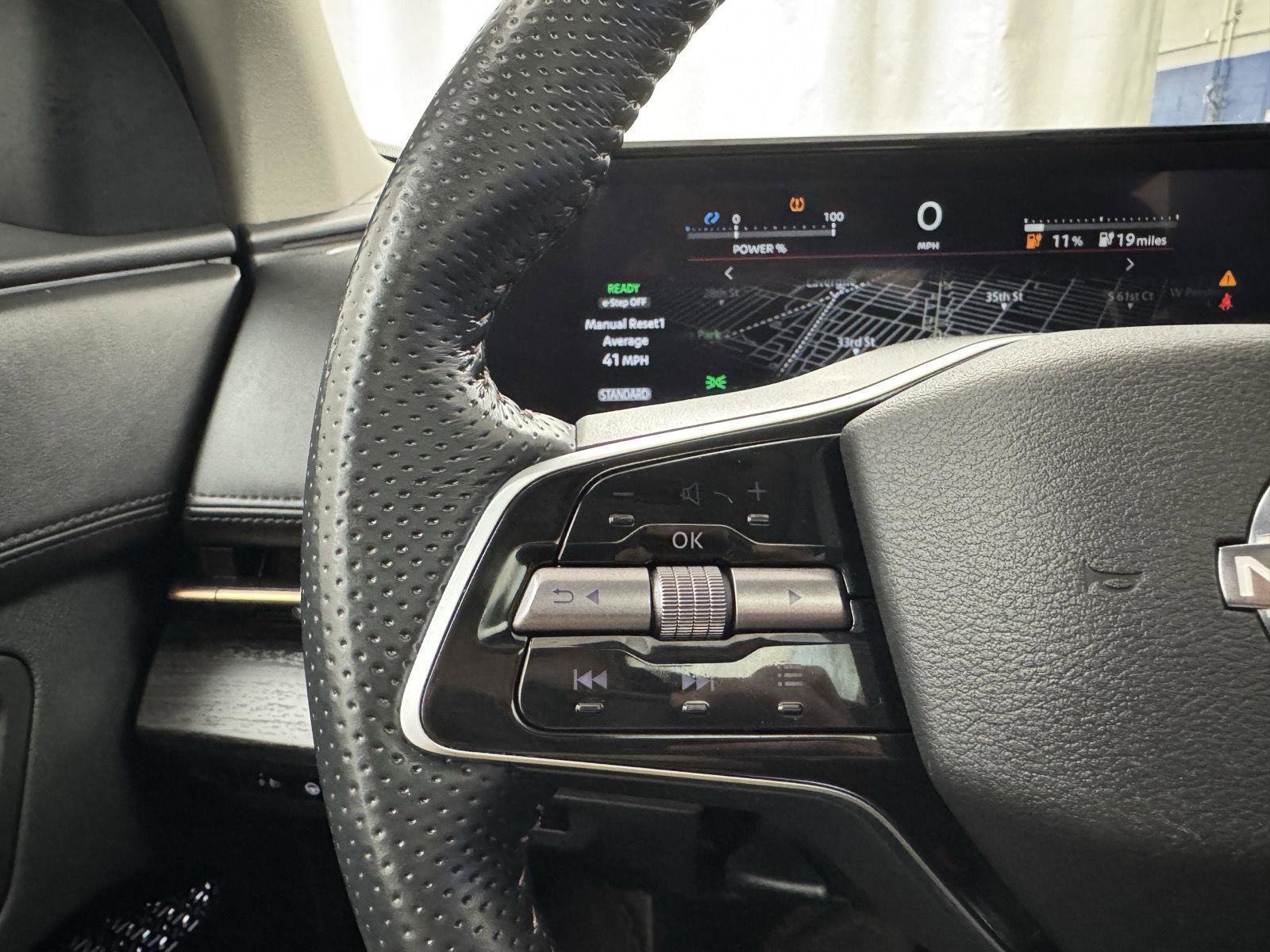 Used 2023 Nissan Ariya FWD image 23