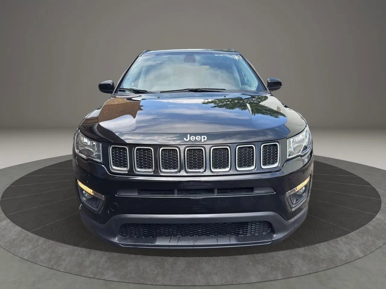 Used 2021 Jeep Compass Latitude image 2
